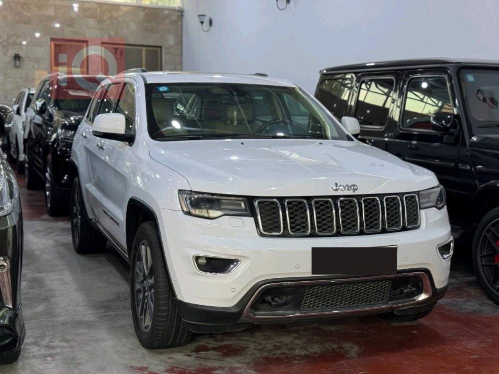 جیپ گراند شیرۆکی